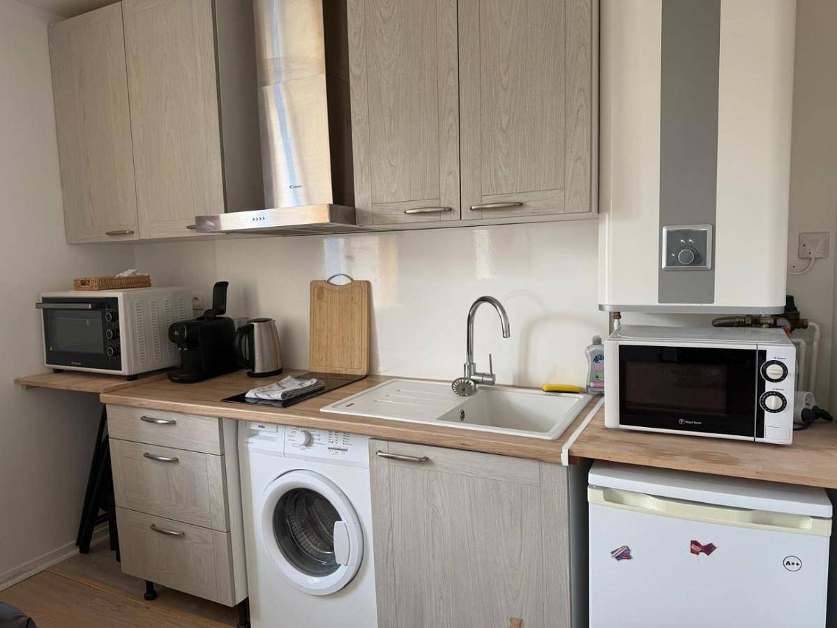 Appartement entier, Cosy 2 pièces au centre Historique in Milly-la-Forêt, Parc naturel régional du Gâtinais français