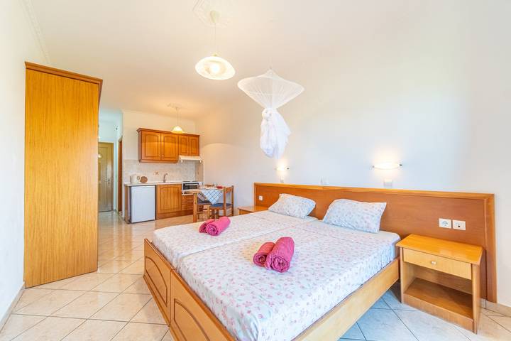 Hel lejlighed, Apartment 'Giannis 6' with Shared Garden, Wi-Fi and Air Conditioning in Arillas Agiou Georgiou, Arillas