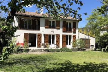 Gîte pour 12 personnes, avec jardin et balcon, animaux acceptés à Corneilla-de-Conflent