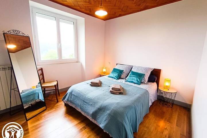 Location de vacances pour 10 personnes, avec Jardin et Piscine dans Viazac - 3