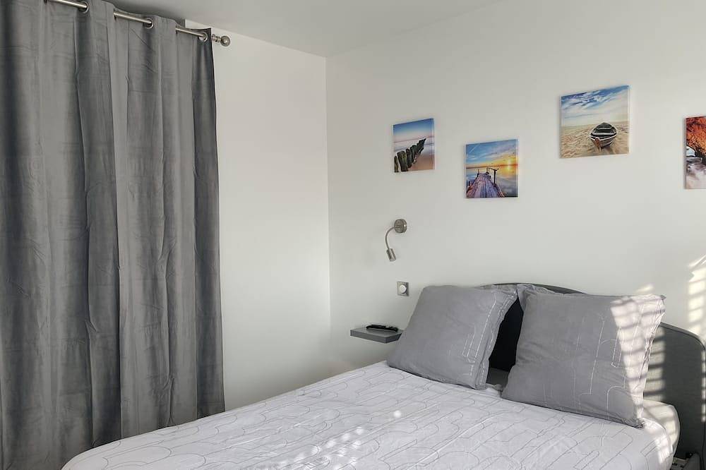 Entire apartment, Les Pieds Dans L'Eau - direct access to the sea in Saint-Aubin-sur-Mer (Calvados), Caen region