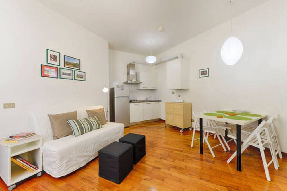 Entire apartment, [Via Canalino] Nice studio|center|A/C in Modena, Modena Province