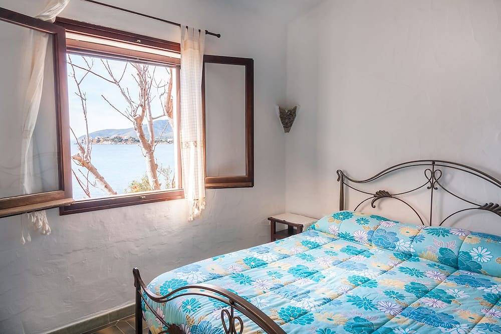 Villa Angelad: 180° Sea View & Direct Sea Access in Torre delle Stelle, Maracalagonis