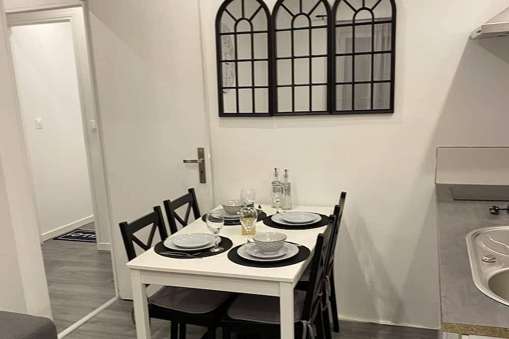 Appartement entier, Superbe appartement avec beau coin détente in Saint-Quentin, Aisne