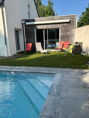 Cottage pour 2 personnes, avec piscine ainsi que jardin et terrasse à Bouchemaine