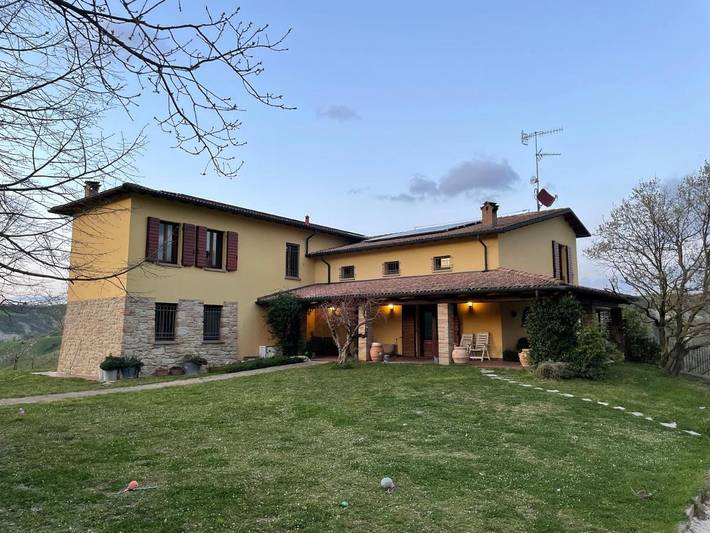 Gîte pour 4 personnes, avec jardin ainsi que vue et piscine, animaux acceptés dans Castrocaro Terme