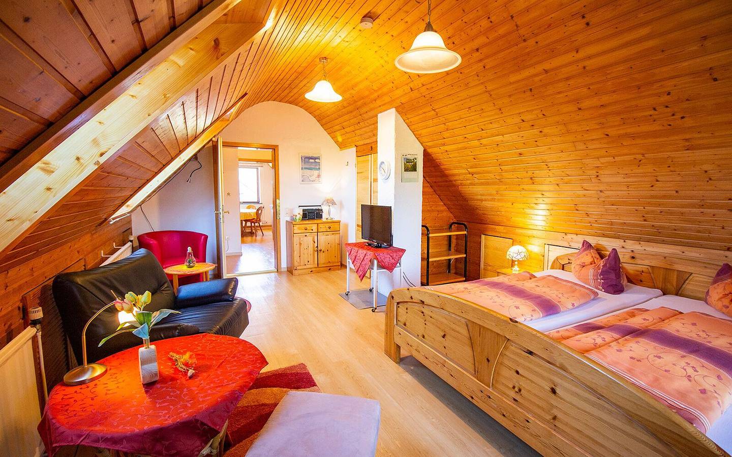 Ganze Wohnung, Ferienwohnung Susi" mit Bergblick, Balkon und Wi-Fi in Oberkirch, Mittlerer Schwarzwald