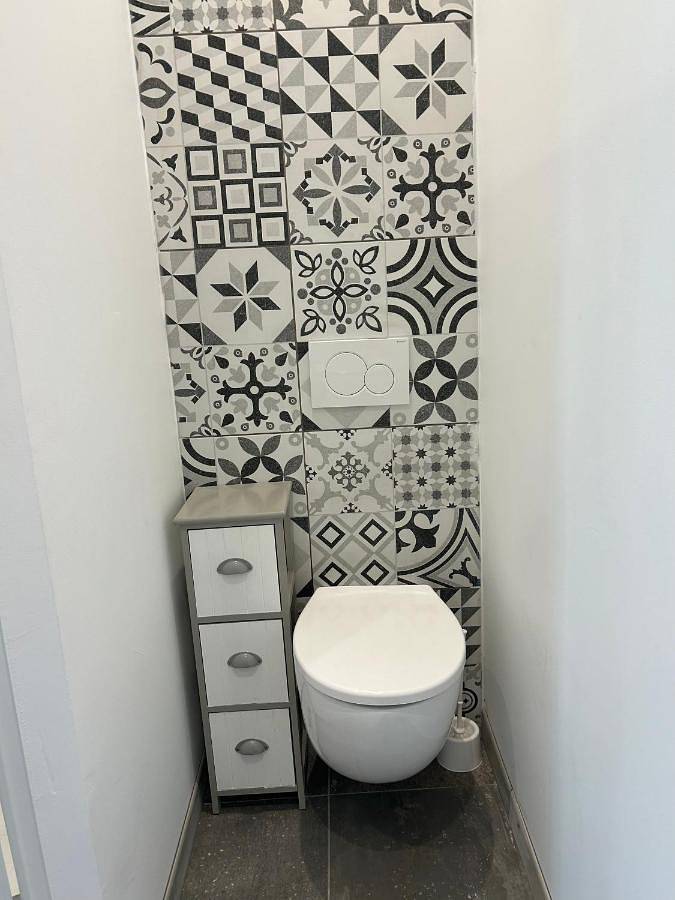 Gîte pour 2 personnes, avec piscine ainsi que jardin et terrasse à Les Pennes-Mirabeau - 2