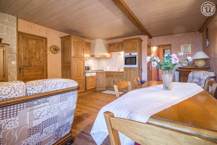 Gîte pour 5 personnes, avec jardin et terrasse à Thoiry (Savoie) - 2