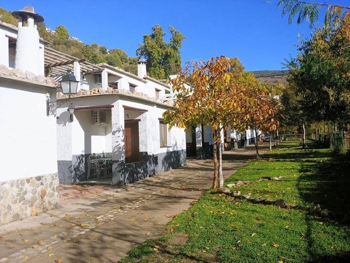 Hotel para 10 personas, con Terraza y Jardín en Yegen - 3