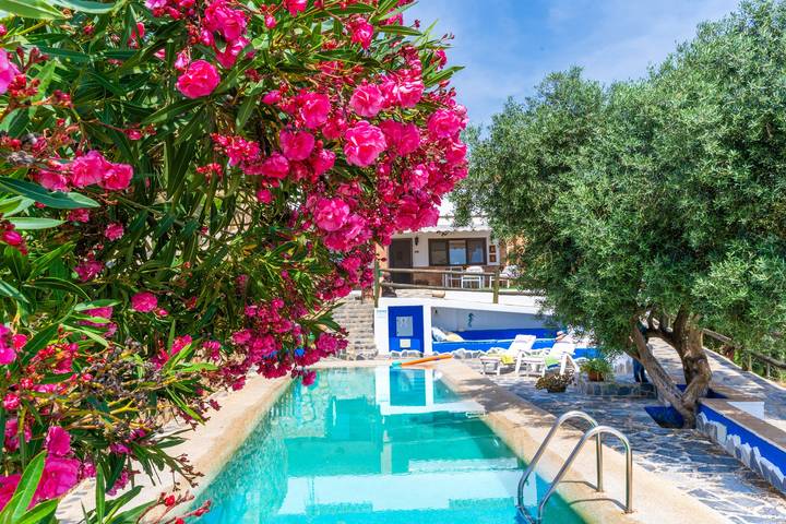 Chalet para 4 personas, con terraza además de piscina y jardín, Familias con niños en Provincia de Almería