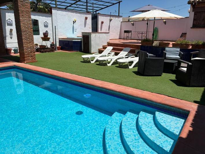 Casa de vacaciones para 8 personas, con jacuzzi además de jardín y piscina - 1