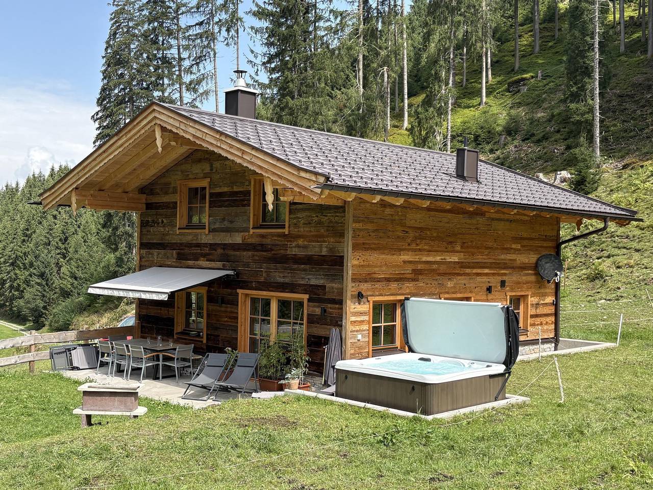 Geheel vakantieappartement, Hut, douche, 3 slaapkamers in Hopfgarten im Brixental, Bezirk Kitzbühel (stad)