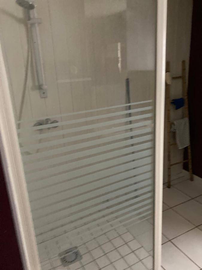 Gîte pour 3 personnes, avec Terrasse ainsi que Jardin et Vue à La Celle-sous-Gouzon - 4
