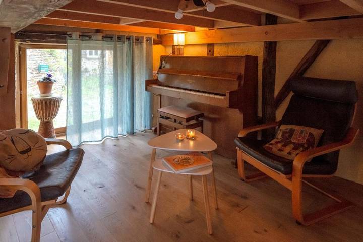 Location de vacances pour 9 personnes, avec terrasse et jardin à Saint-Pardoux-Corbier - 4
