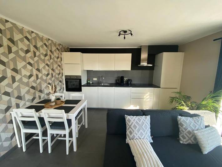 Gîte pour 4 personnes, avec terrasse et piscine ainsi que vue et jardin à Florennes - 4