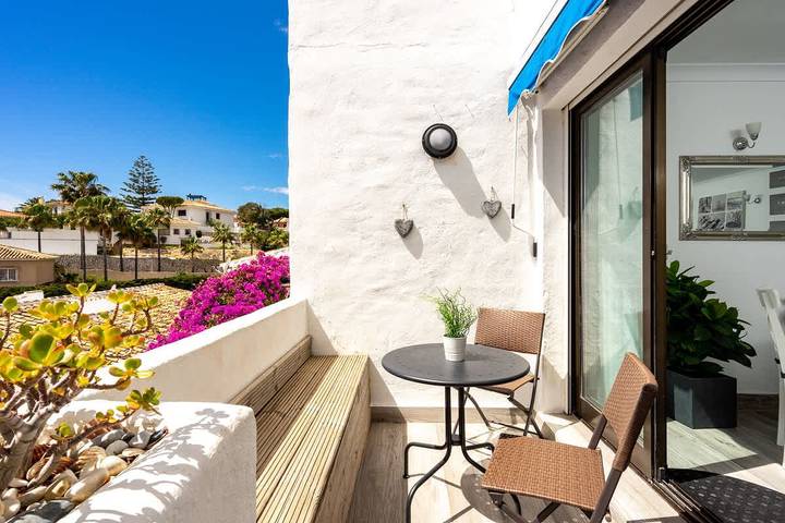 Ganze Wohnung, Seaview family apartment by Costarentals in La Cala de Mijas, Mijas