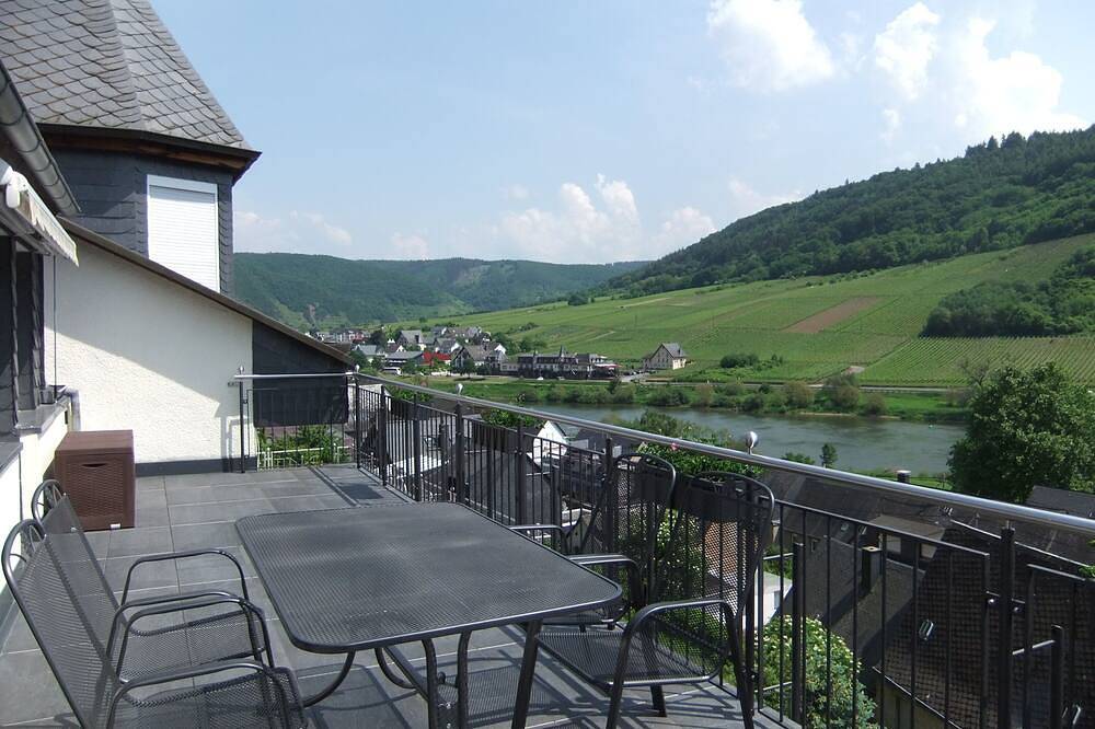 Ganze Wohnung, Ruhige Komfortwohnung mit großer Sonnenterrasse und herrlichem Moselblick in Valwig, Cochem-Zell