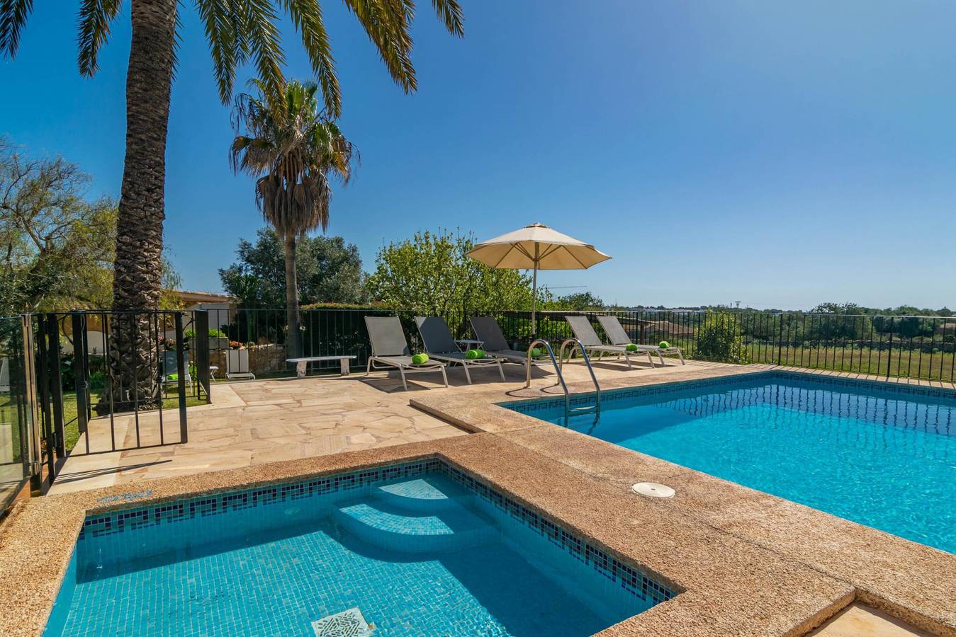 Na Burguera - Wunderschöne Villa mit privatem Pool und gratis W-Lan. in Cala d'Or, Santanyí