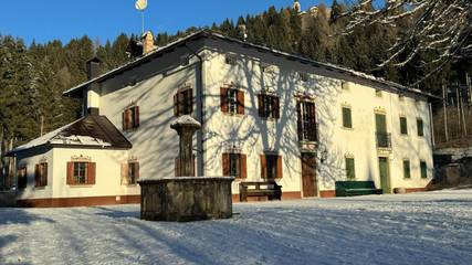 Cottage pour 8 personnes, avec jardin et terrasse ainsi que vue et sauna dans Candide