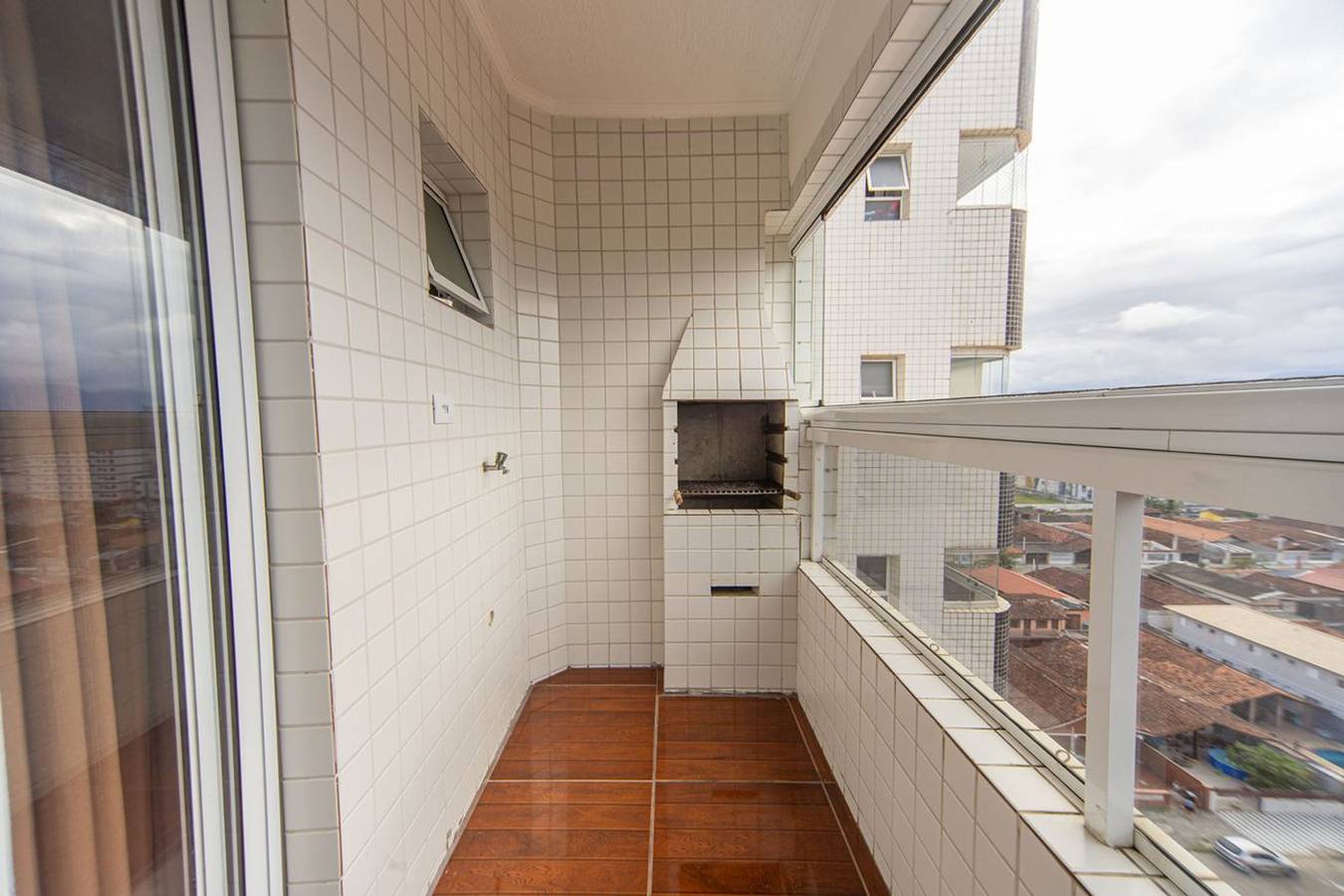 Entire apartment, Apartamento Beira Mar com Varanda e Churrasqueira in Solemar, Praia Grande
