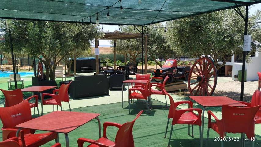 Casa rural para 7 personas, con piscina y jardín además de terraza y jacuzzi en La Manchuela - 4