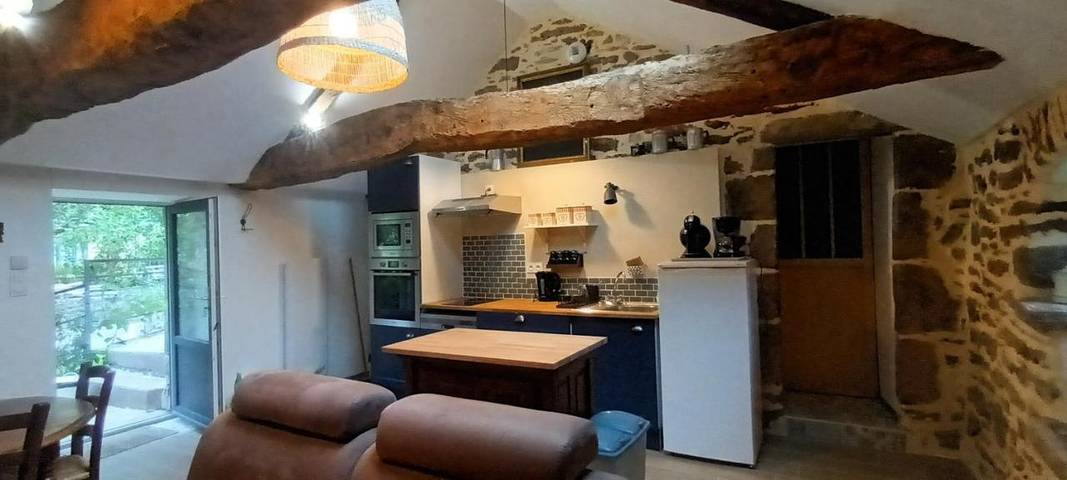 Location de vacances pour 4 personnes, avec terrasse et jardin à Saint-Beauzély - 3