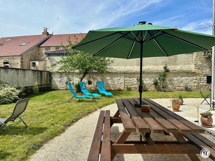 Gemütliches Haus mit Garten und Spa in Côte-d’Or, Haustiere erlaubt in Montbard und Umgebung