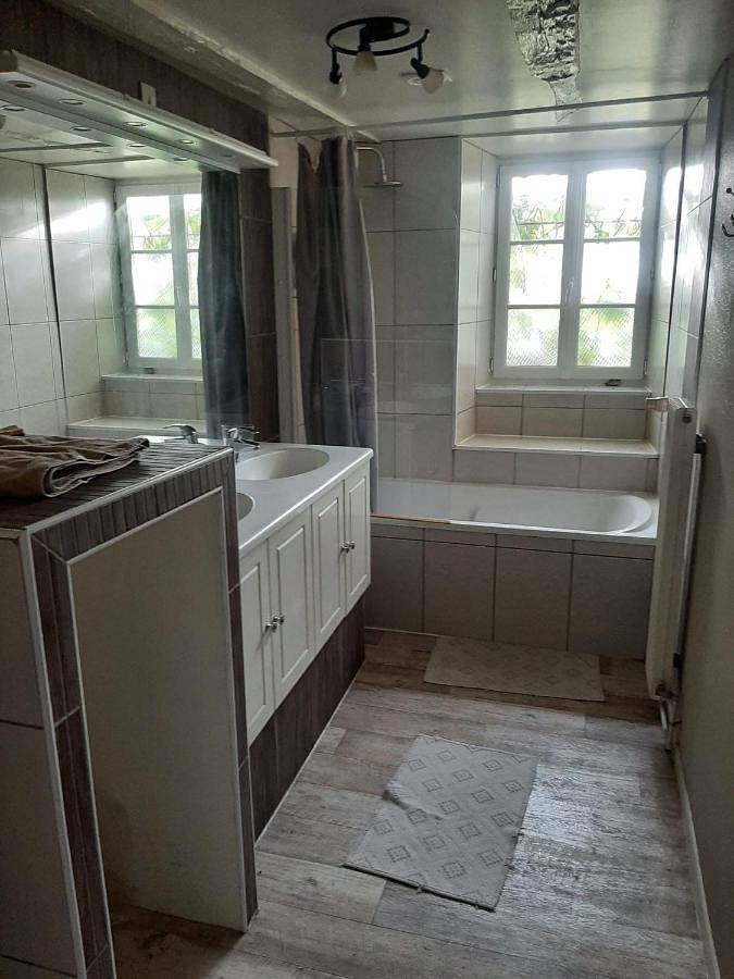 Location de vacances pour 4 personnes, avec vue et balcon à Saint-Julien-d'Asse - 4