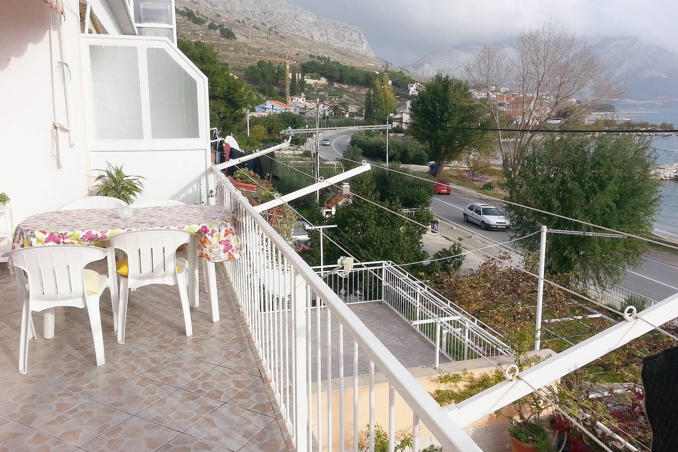 Ganze Wohnung, 1-Zimmer-Ferienwohnung am Strand Duce, Omis A-5275-c in Dugi Rat, Split-Dalmatien