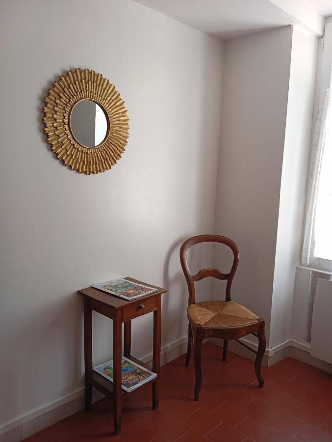 Gîte pour 4 personnes, avec Terrasse ainsi que Jardin et Vue à Saint-Amand-en-Puisaye - 3