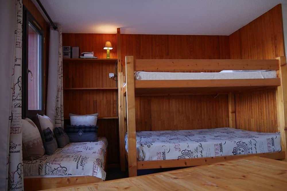 Apartamento entero, Estudio renovado con balcón, cerca de pistas y comercios, aparcamiento gratuito, sin mascotas in La Plagne, Bellentre