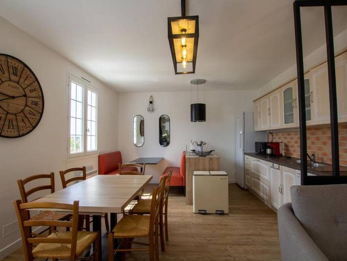 Location de vacances pour 10 personnes, avec terrasse ainsi que piscine et jardin, animaux acceptés à Rampieux - 4