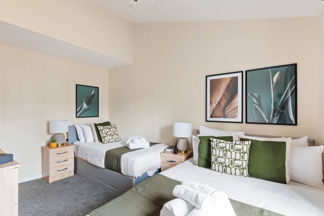House - Sleeps up to 10 & Free Parking in Greenwich, London