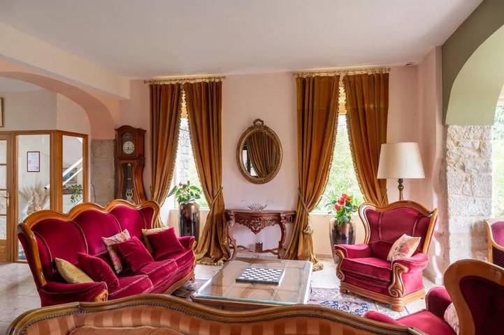 Location de vacances pour 18 personnes, avec terrasse ainsi que jardin et piscine à Langoëlan - 4