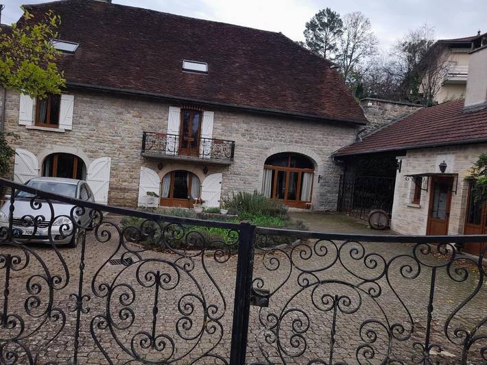 Chambre d’hôte pour 2 personnes, avec Terrasse et Jardin ainsi que Piscine et Sauna à Voiteur