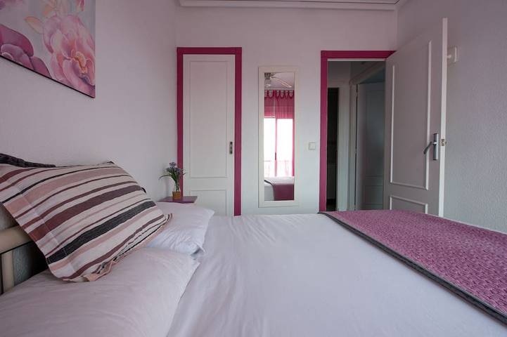 Una casa con 2 dormitorios cerca de Alicante y cerca de la playa y aeropuerto. in Santa Pola, Costa Blanca