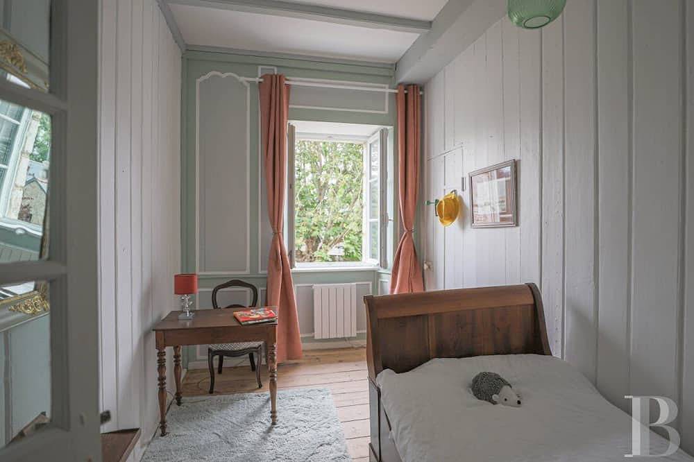 Un Manoir du Xviième à Proximité des Plages et du Port, 4 Chambres, 7 Couchages in Lanildut, Región de Brest