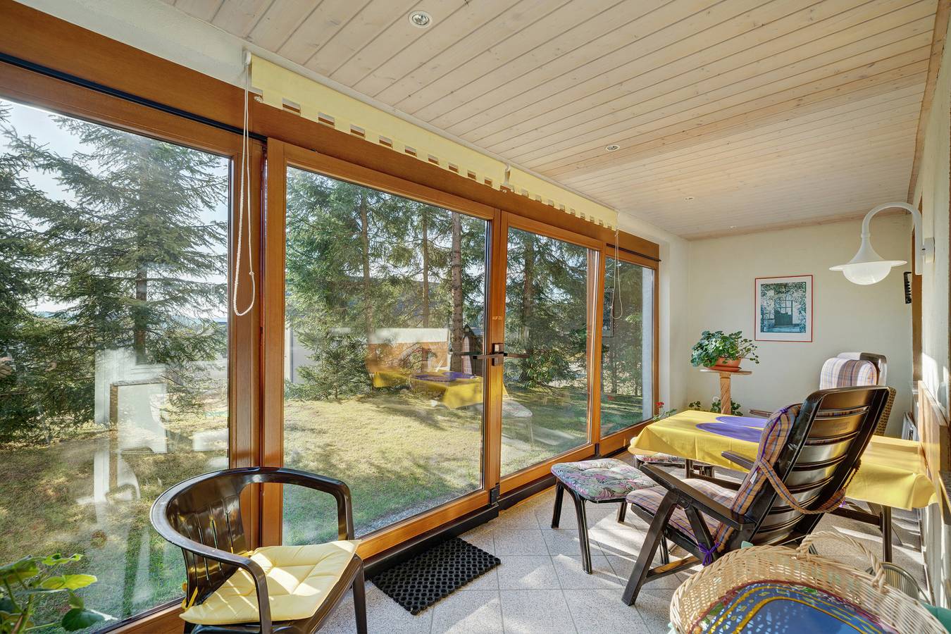 Ganze Wohnung, Ferienwohnung '1' mit gemeinsamer Terrasse, gemeinsamem Garten und Wi-Fi in Schönwald, Südschwarzwald