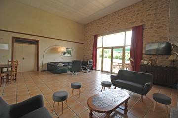 Gîte for 27 People in Saint-Laurent-sur-Gorre, Nouvelle-Aquitaine, Photo 3