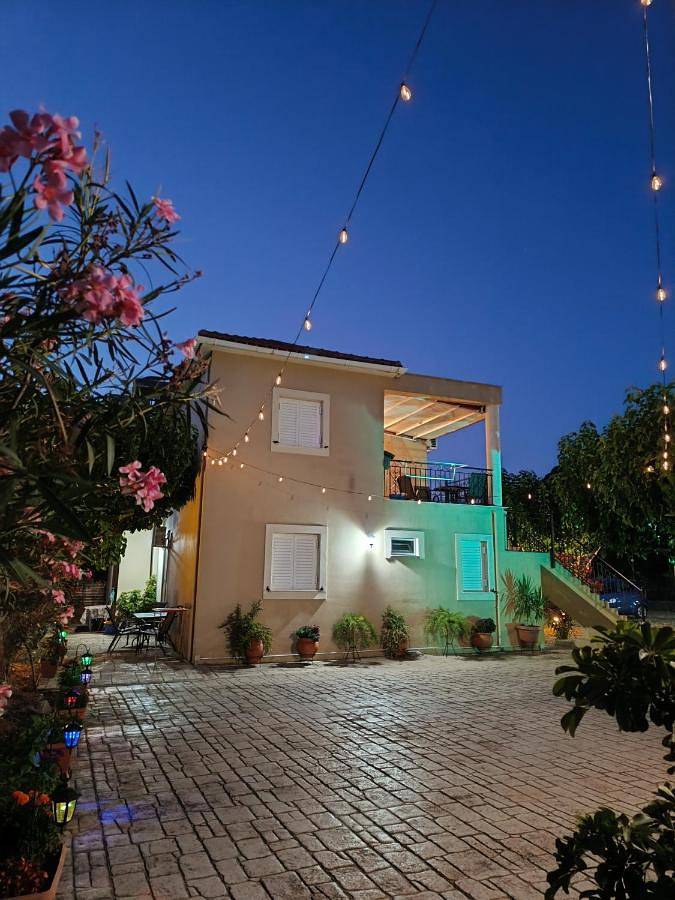 Ferienwohnung für 5 Personen, mit Garten