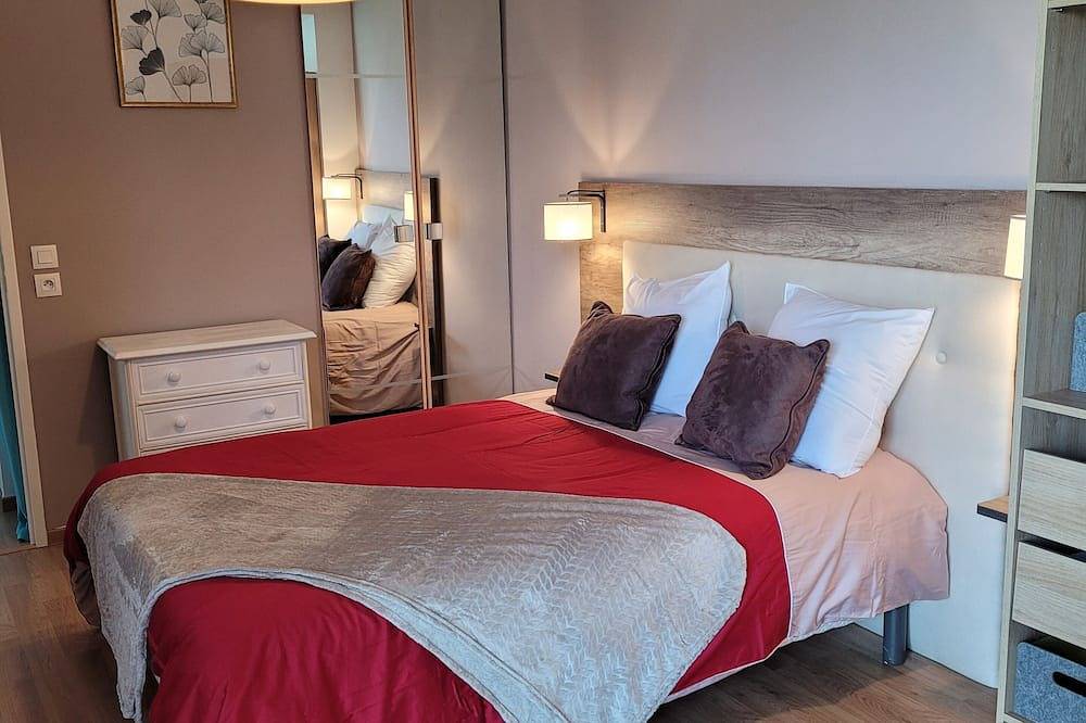 Entire apartment, Pleasant apartment with balcony in Chartres, Chartres region