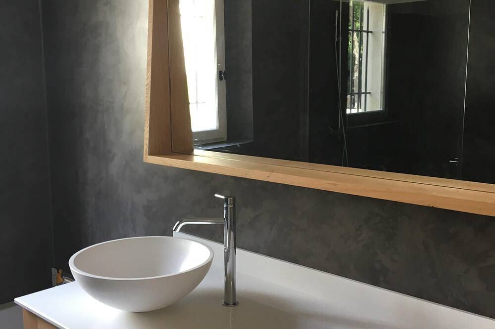 Bastide provençale 12 pers with swimming pool, 2 steps from Saint-Rémy-de-Pce in Eyragues, Arles region