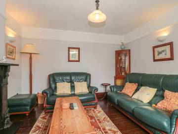 Log Cabin for 5 People in Cheddar, Somerset, Photo 2