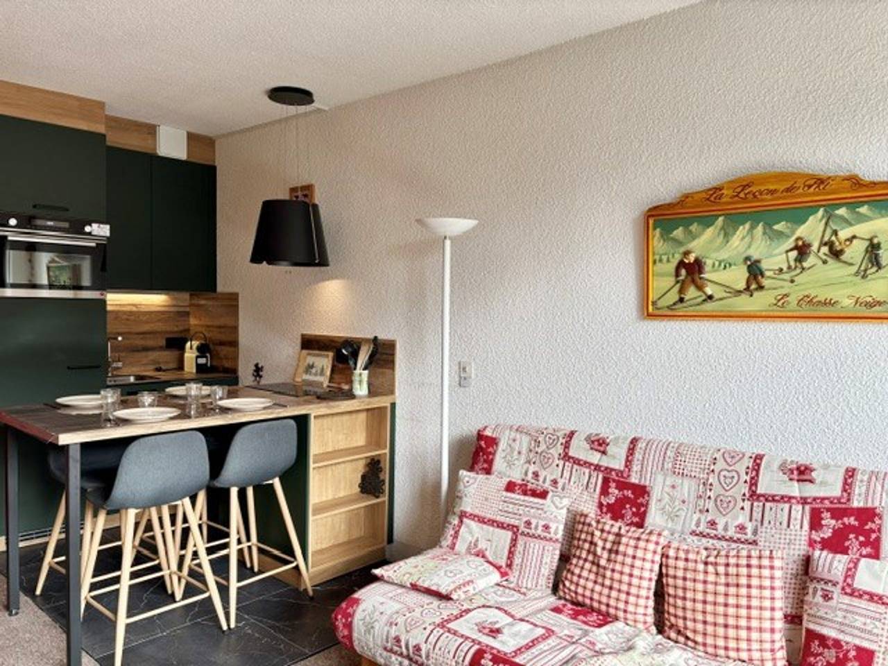 Estudio entero, Apartamento a pie de pistas con piscina y estacionamiento en Les Gets in Les Gets, Les Portes du Soleil