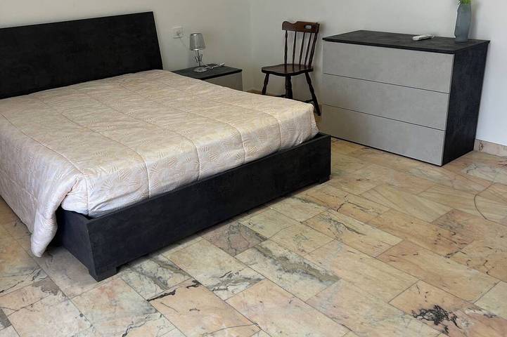 Gîte pour 8 personnes, avec balcon à Spadafora - 2