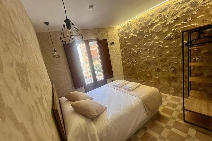 Casa Raquel Montanejos con capacidad para diez personas. in Montanejos, Provincia de Castellón
