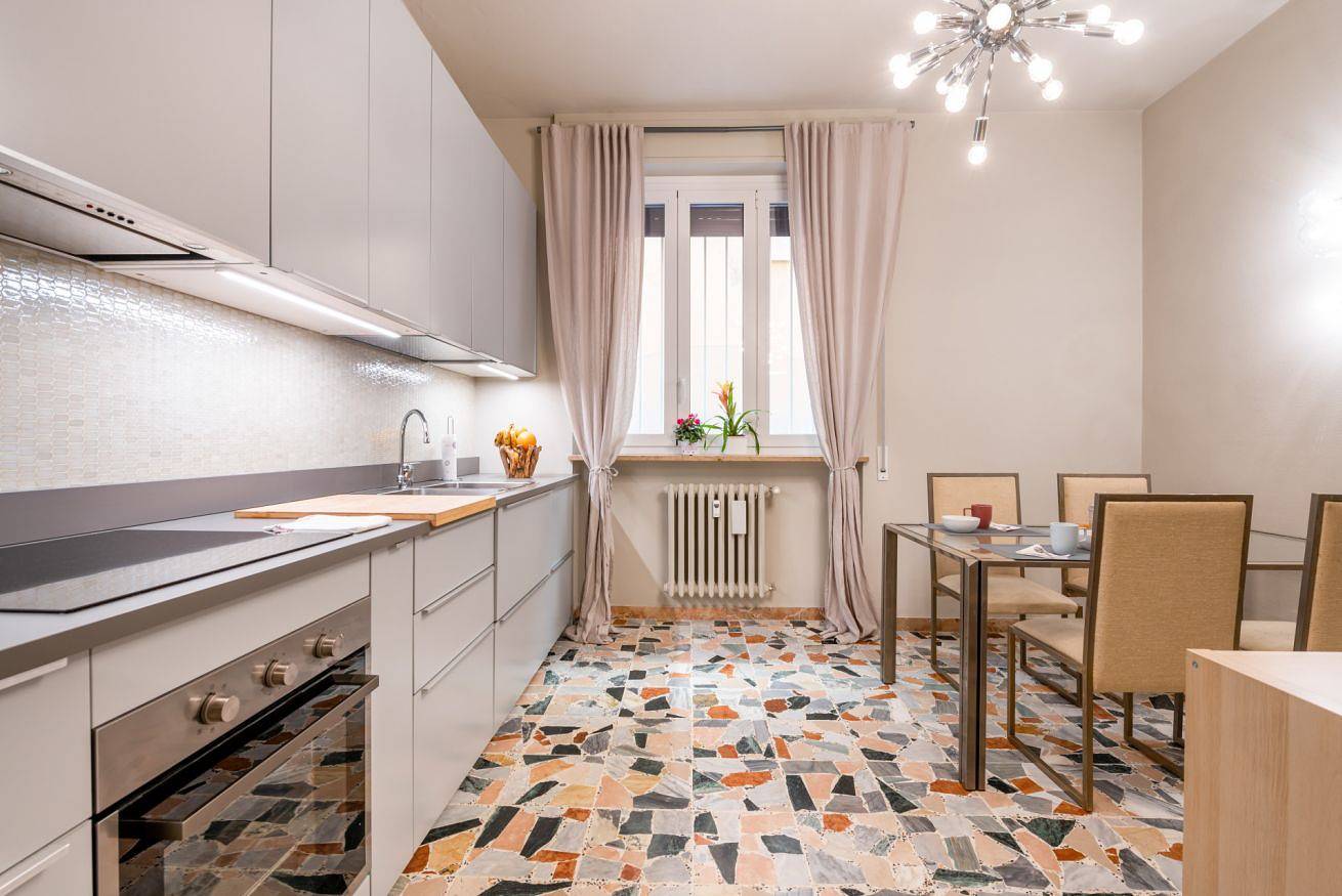 Appartement entier, Longhi 11 Pr Terra in Parme, Province de Parme