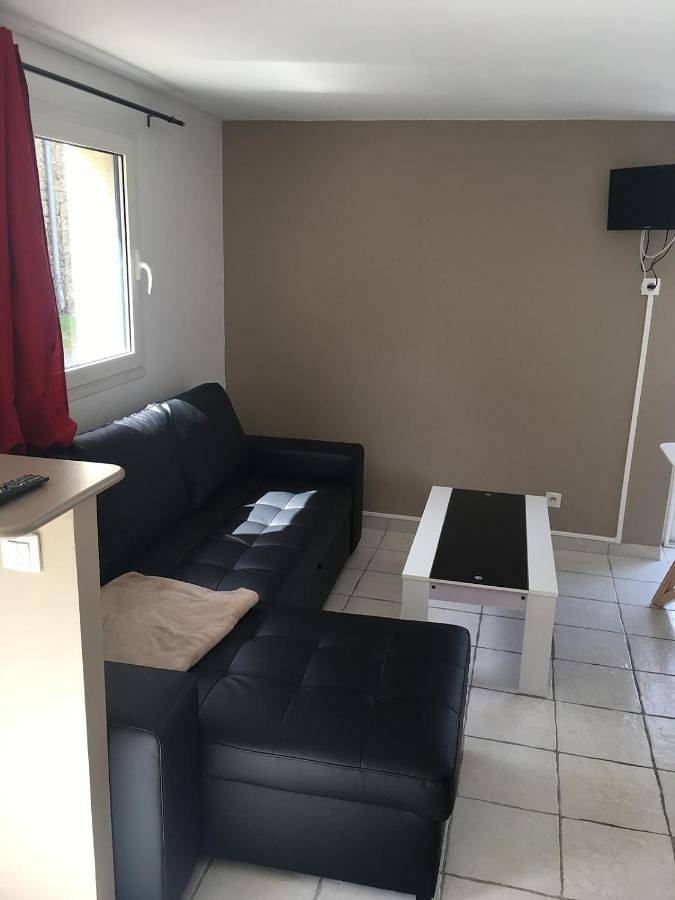 Location de vacances pour 6 personnes, avec terrasse ainsi que piscine et jardin à Sainte-Hélène (France) - 2