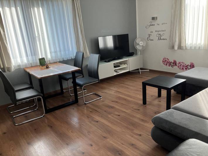 Ganze Wohnung, Ferienwohnung im Grünen nahe Wien mit Pool in Mauerbach, Traisental